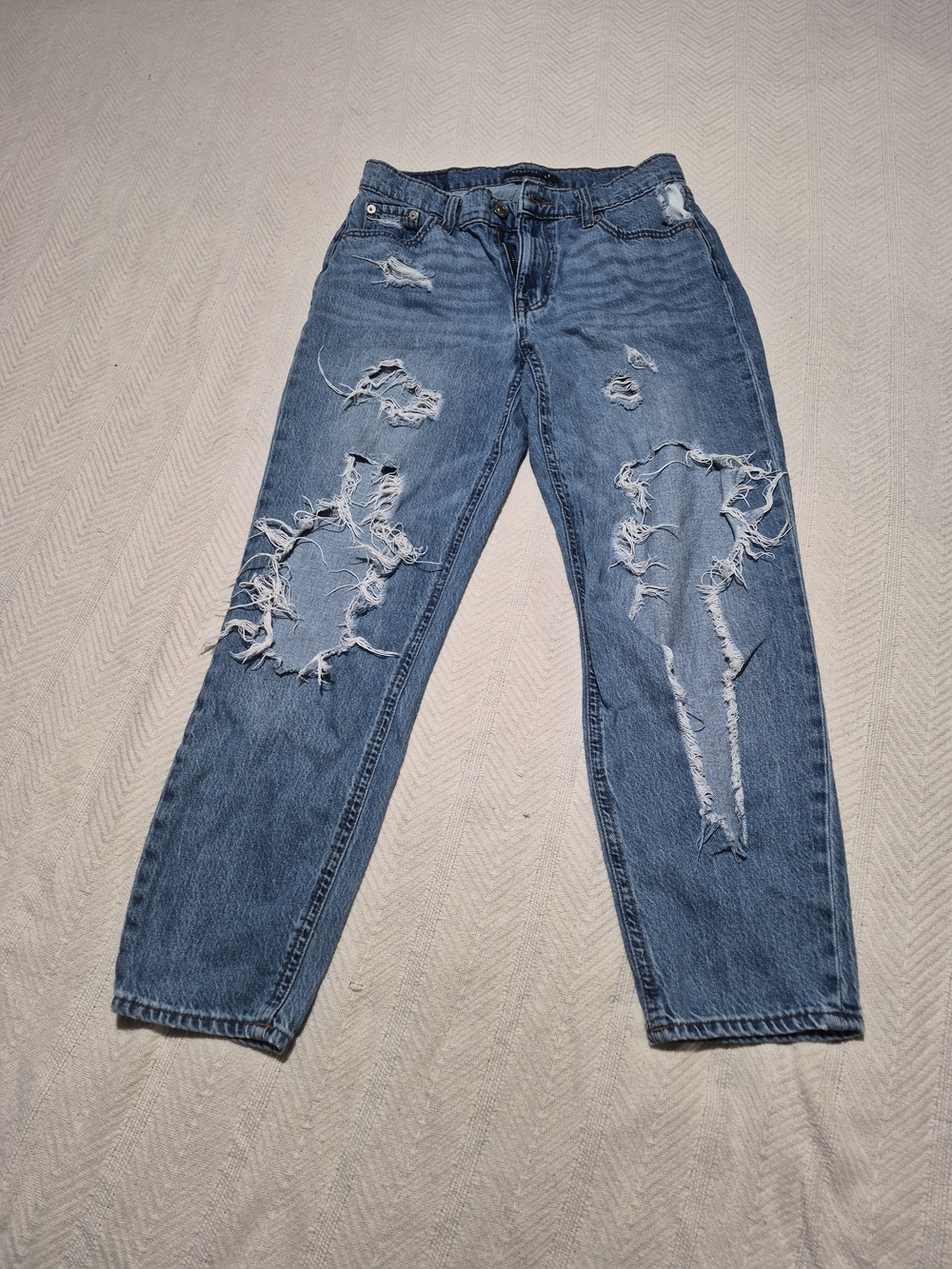 Aeropostale Distressed Mom Jeans Size 6 Medium Wash Blue Denim High Waisted